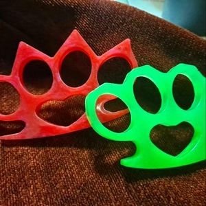 Personal self defense knuckles